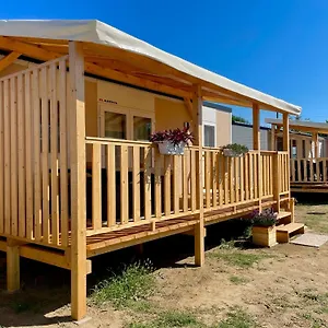  Campingplatz Village